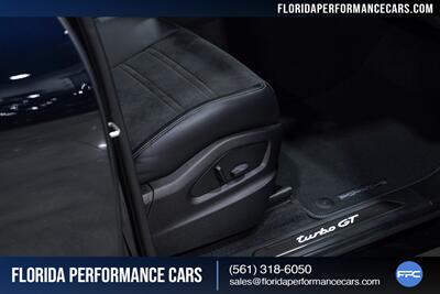 2023 Porsche Cayenne Turbo GT   - Photo 34 - Riviera Beach, FL 33407