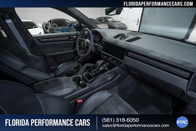 2023 Porsche Cayenne Turbo GT   - Photo 32 - Riviera Beach, FL 33407