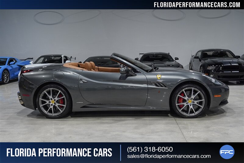 2010 Ferrari California   - Photo 8 - Riviera Beach, FL 33407