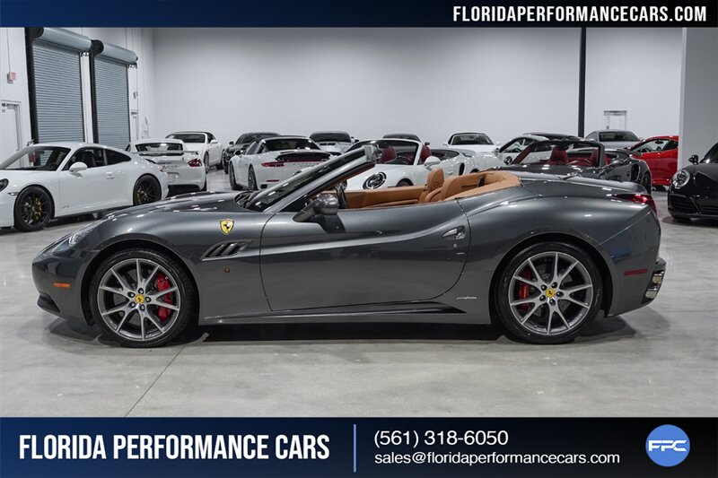 2010 Ferrari California   - Photo 3 - Riviera Beach, FL 33407