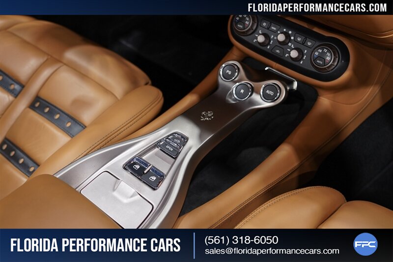 2010 Ferrari California   - Photo 50 - Riviera Beach, FL 33407