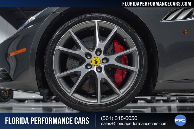 2010 Ferrari California   - Photo 38 - Riviera Beach, FL 33407