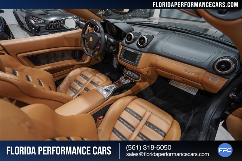 2010 Ferrari California   - Photo 27 - Riviera Beach, FL 33407