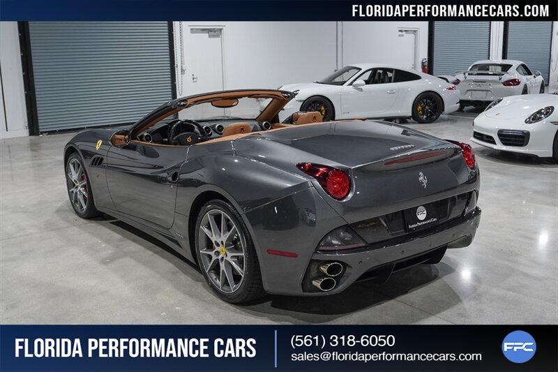 2010 Ferrari California   - Photo 4 - Riviera Beach, FL 33407