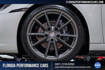 2024 Porsche 911 Carrera T   - Photo 12 - Riviera Beach, FL 33407