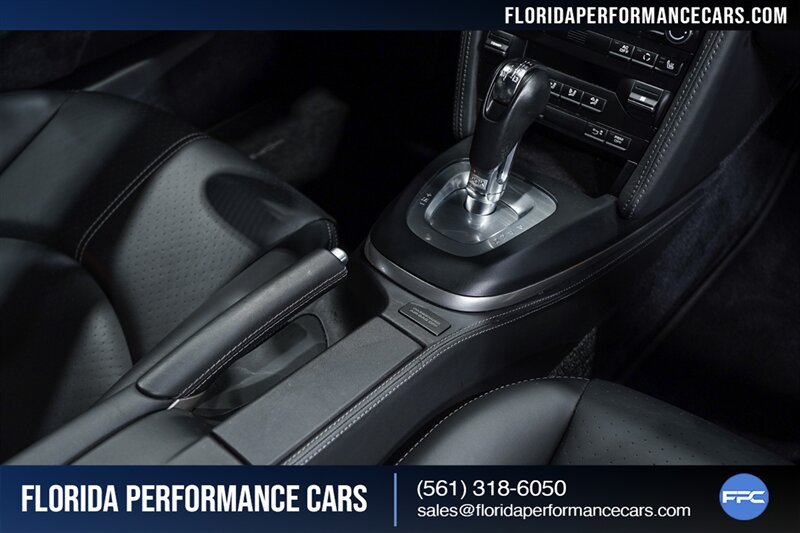 2010 Porsche 911 Turbo   - Photo 54 - Riviera Beach, FL 33407