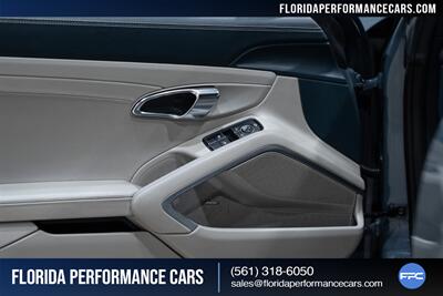 2017 Porsche 911 Targa 4   - Photo 28 - Riviera Beach, FL 33407