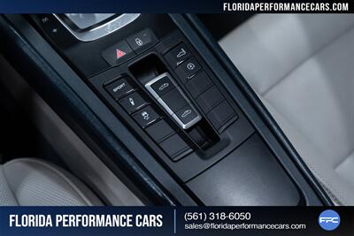 2017 Porsche 911 Targa 4   - Photo 52 - Riviera Beach, FL 33407