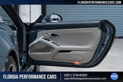 2017 Porsche 911 Targa 4   - Photo 35 - Riviera Beach, FL 33407