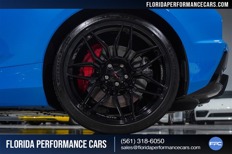 2024 Chevrolet Corvette Z06   - Photo 12 - Riviera Beach, FL 33407