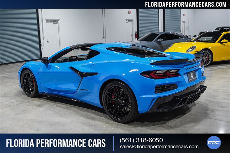 2024 Chevrolet Corvette Z06   - Photo 4 - Riviera Beach, FL 33407