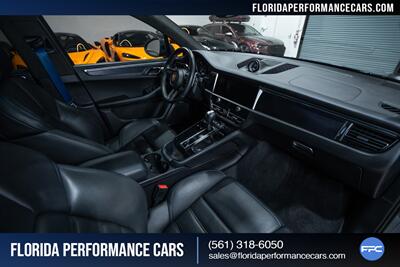 2022 Porsche Macan GTS - Photo 34 - Riviera Beach, FL 33407