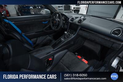 2020 Porsche 718 Cayman GT4   - Photo 29 - Riviera Beach, FL 33407