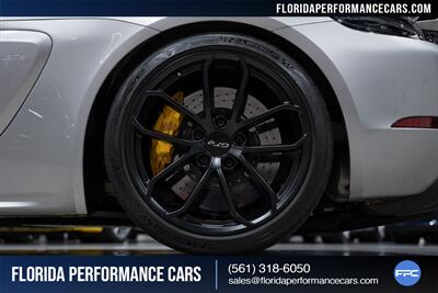 2020 Porsche 718 Cayman GT4   - Photo 13 - Riviera Beach, FL 33407