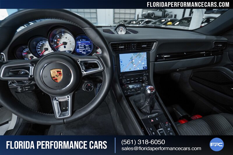 2019 Porsche 911 Carrera T   - Photo 24 - Riviera Beach, FL 33407