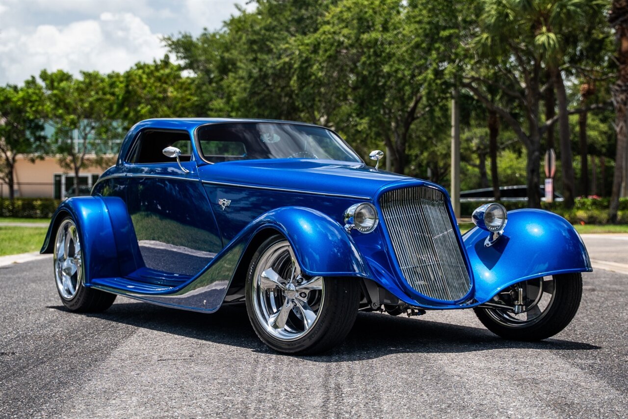 1933 Ford Custom   - Photo 1 - Riviera Beach, FL 33407