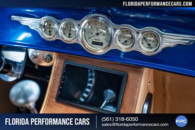 1933 Ford Custom   - Photo 62 - Riviera Beach, FL 33407
