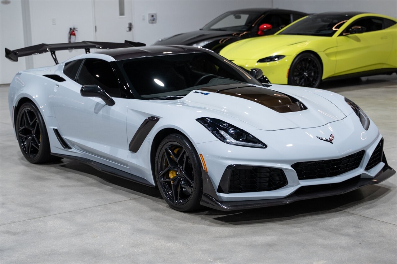 2019 Chevrolet Corvette ZR1   - Photo 8 - Riviera Beach, FL 33407