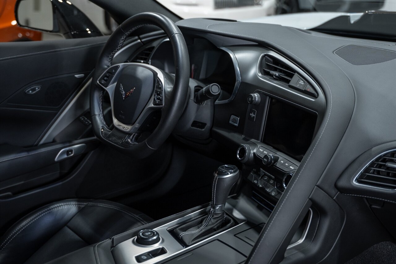 2019 Chevrolet Corvette ZR1   - Photo 32 - Riviera Beach, FL 33407
