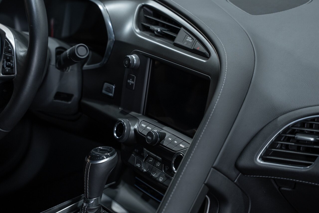 2019 Chevrolet Corvette ZR1   - Photo 58 - Riviera Beach, FL 33407