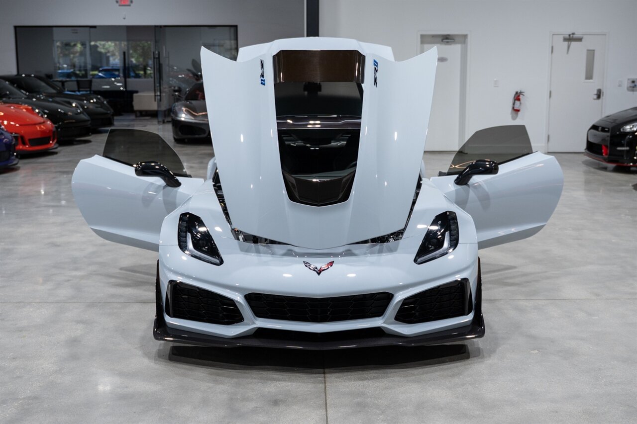 2019 Chevrolet Corvette ZR1   - Photo 41 - Riviera Beach, FL 33407