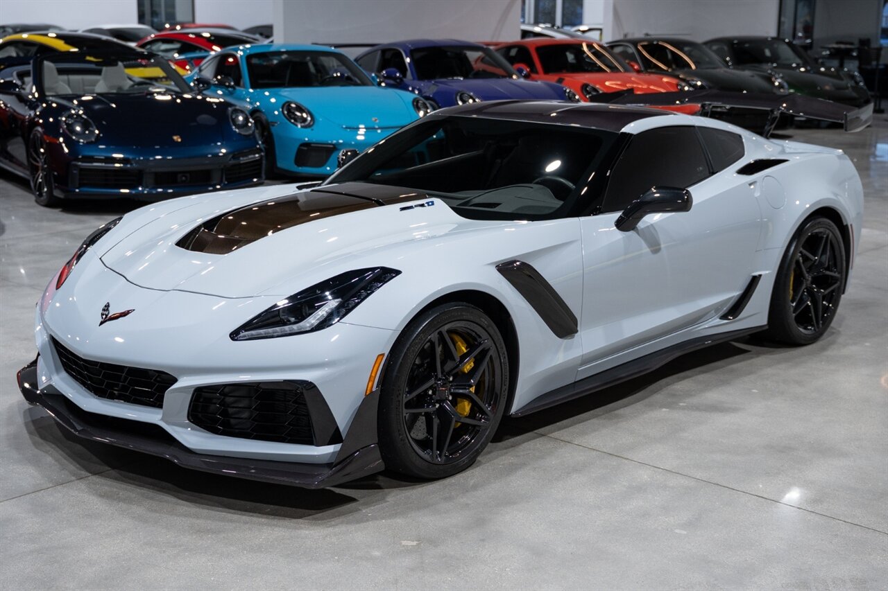 2019 Chevrolet Corvette ZR1   - Photo 2 - Riviera Beach, FL 33407