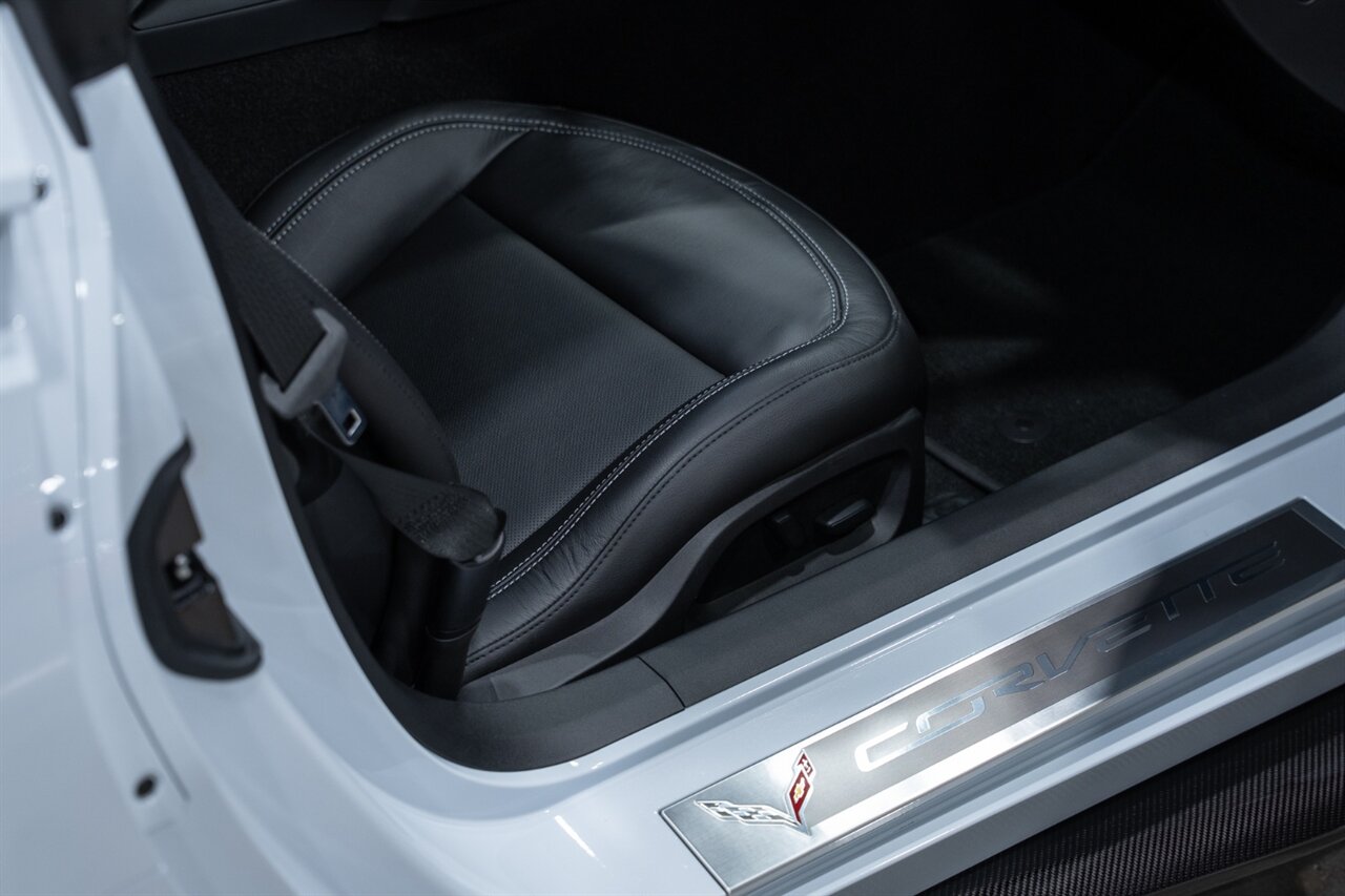 2019 Chevrolet Corvette ZR1   - Photo 35 - Riviera Beach, FL 33407