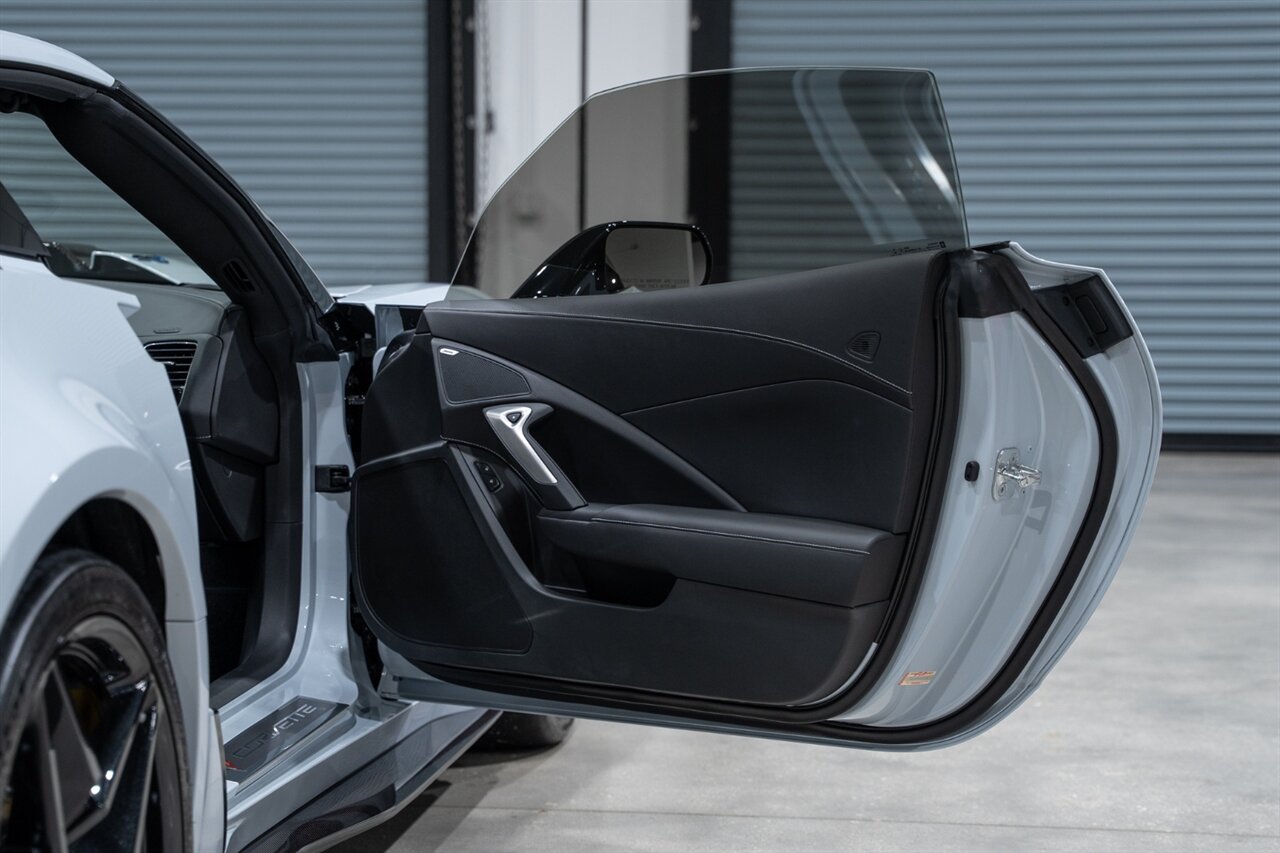 2019 Chevrolet Corvette ZR1   - Photo 36 - Riviera Beach, FL 33407