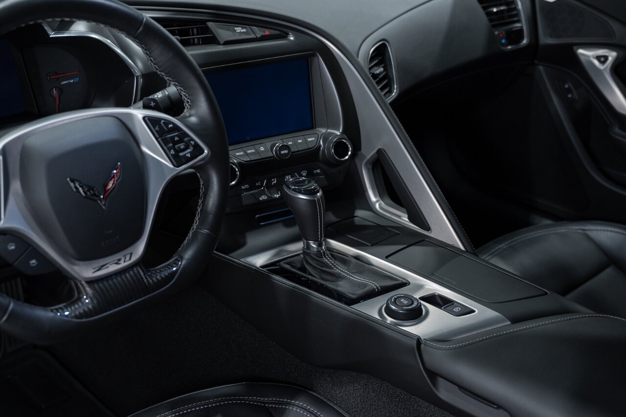 2019 Chevrolet Corvette ZR1   - Photo 24 - Riviera Beach, FL 33407