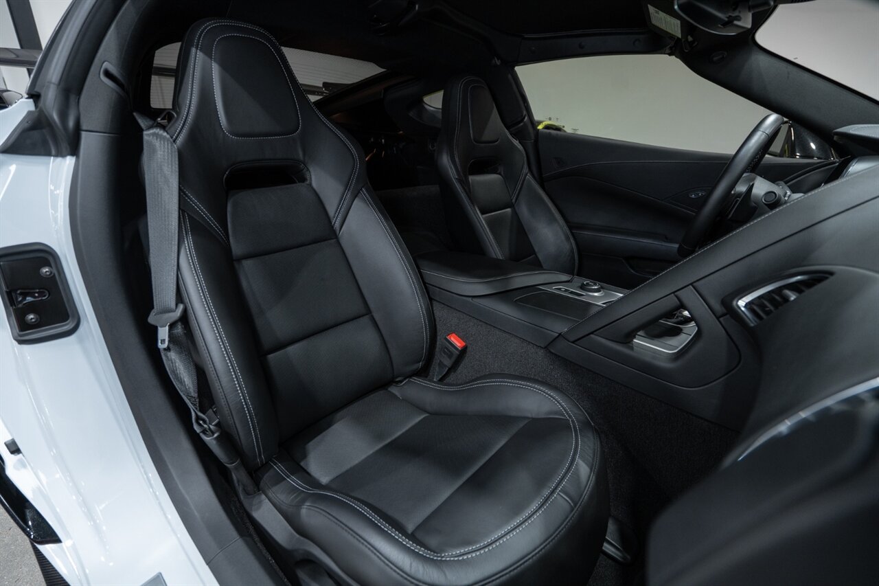 2019 Chevrolet Corvette ZR1   - Photo 33 - Riviera Beach, FL 33407