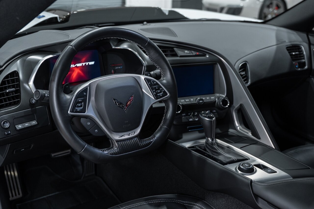 2019 Chevrolet Corvette ZR1   - Photo 16 - Riviera Beach, FL 33407