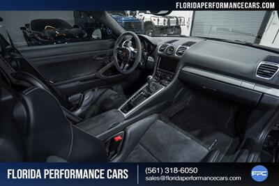2016 Porsche Cayman GT4   - Photo 30 - Riviera Beach, FL 33407