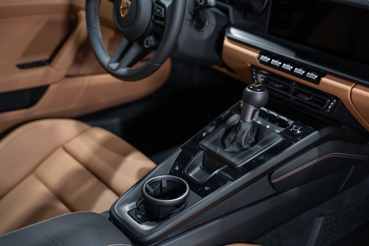 2022 Porsche 911 GT3 Touring   - Photo 59 - Riviera Beach, FL 33407