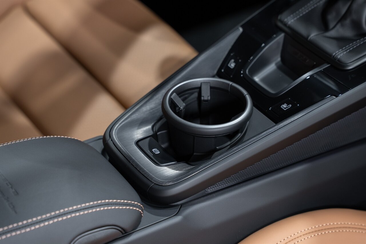2022 Porsche 911 GT3 Touring   - Photo 60 - Riviera Beach, FL 33407
