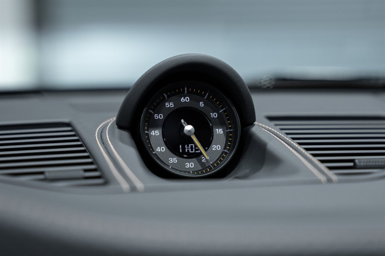 2022 Porsche 911 GT3 Touring   - Photo 58 - Riviera Beach, FL 33407