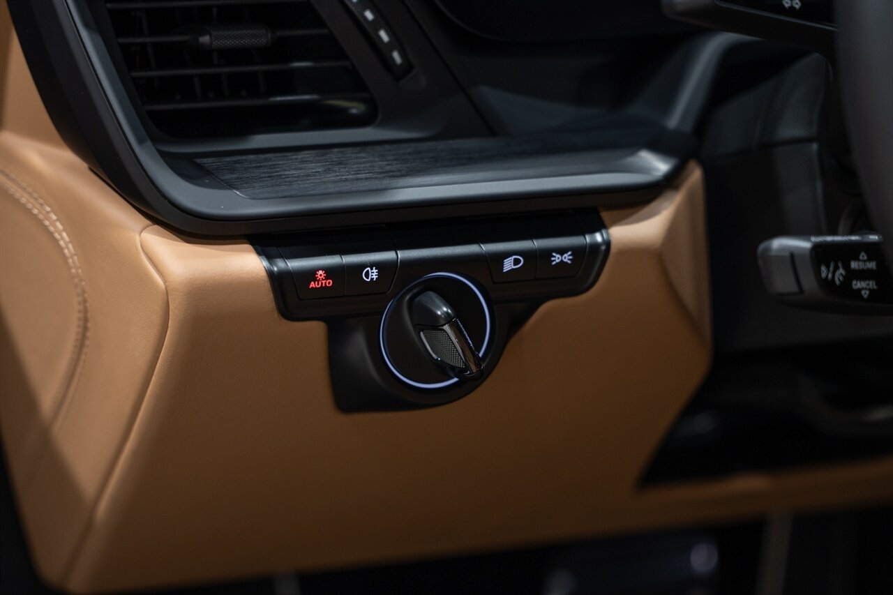 2022 Porsche 911 GT3 Touring   - Photo 65 - Riviera Beach, FL 33407