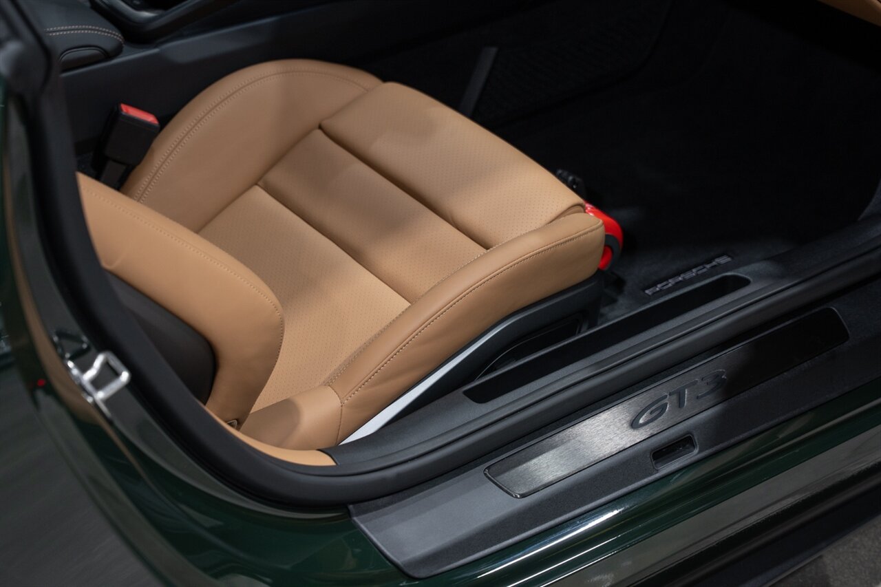 2022 Porsche 911 GT3 Touring   - Photo 37 - Riviera Beach, FL 33407