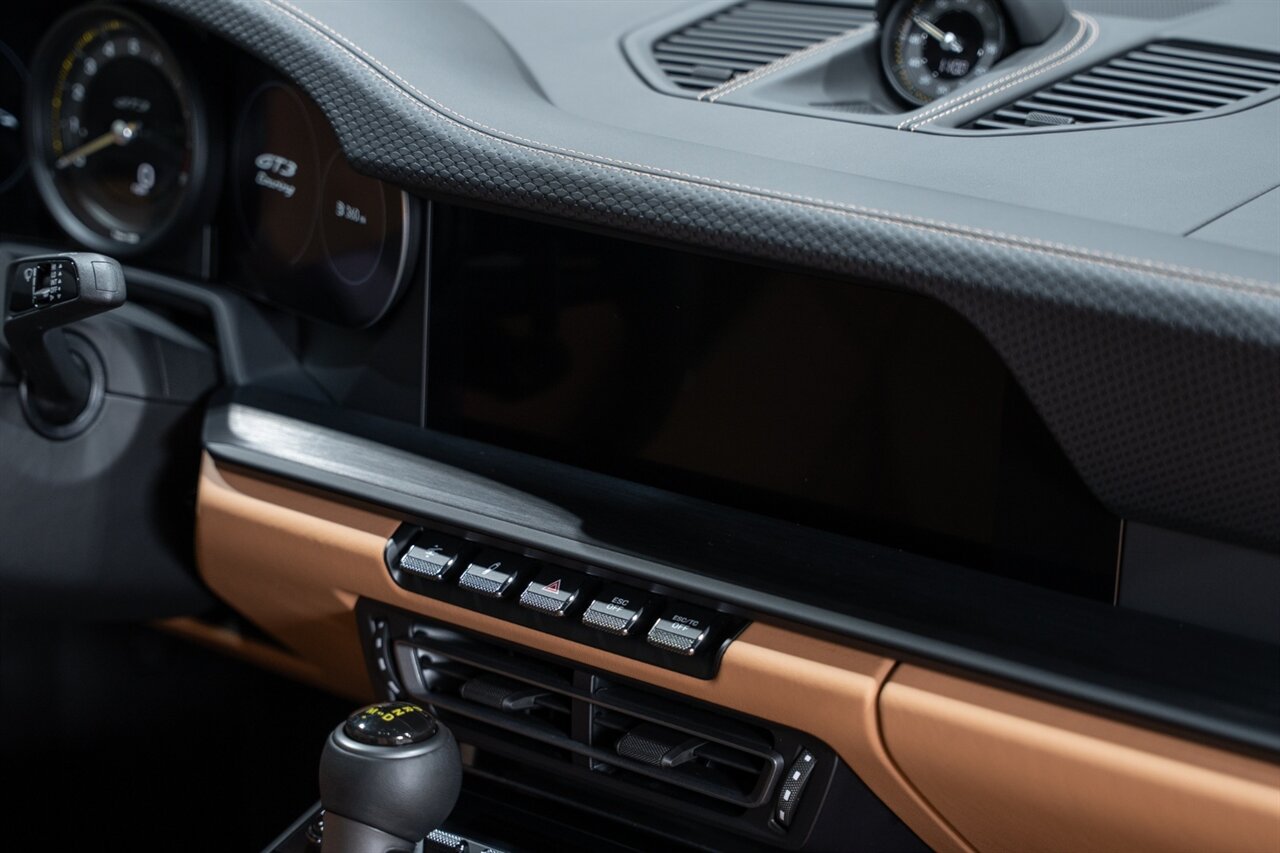 2022 Porsche 911 GT3 Touring   - Photo 62 - Riviera Beach, FL 33407