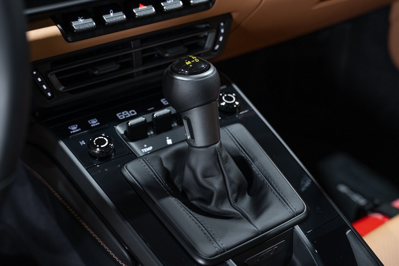 2022 Porsche 911 GT3 Touring   - Photo 55 - Riviera Beach, FL 33407