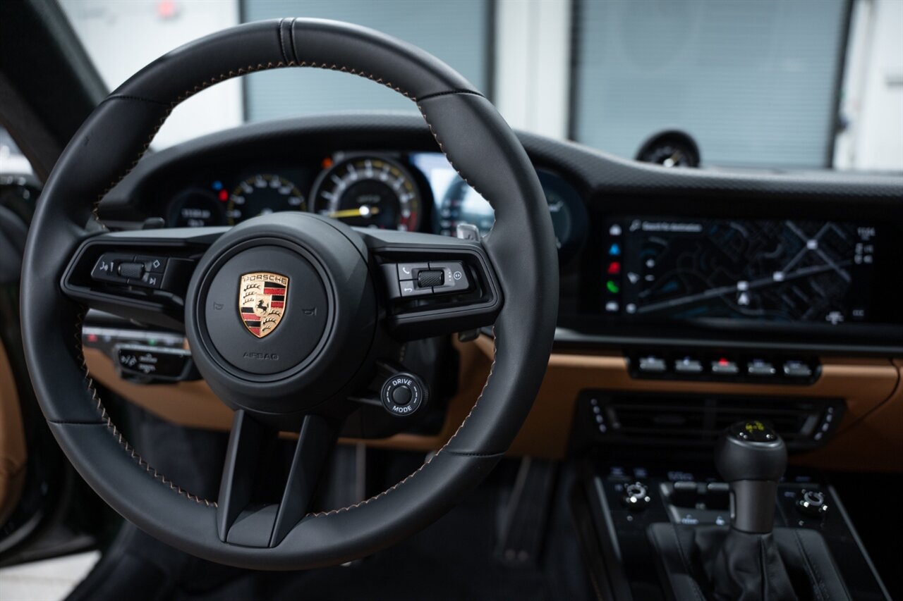2022 Porsche 911 GT3 Touring   - Photo 32 - Riviera Beach, FL 33407