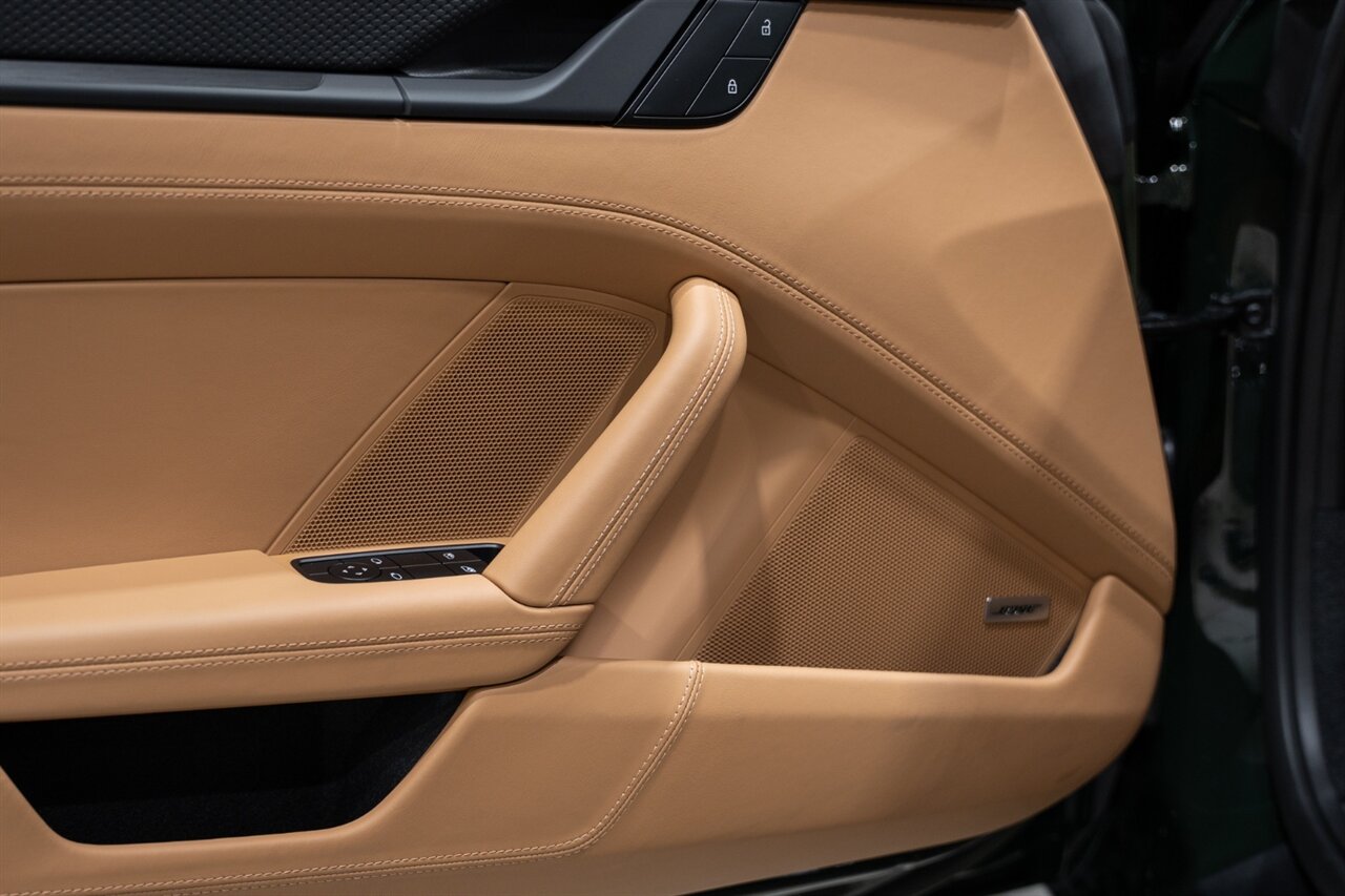 2022 Porsche 911 GT3 Touring   - Photo 22 - Riviera Beach, FL 33407