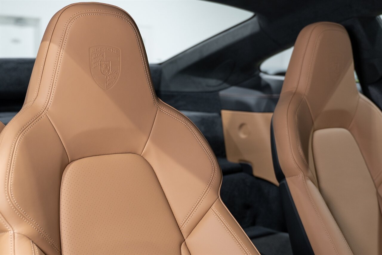2022 Porsche 911 GT3 Touring   - Photo 36 - Riviera Beach, FL 33407