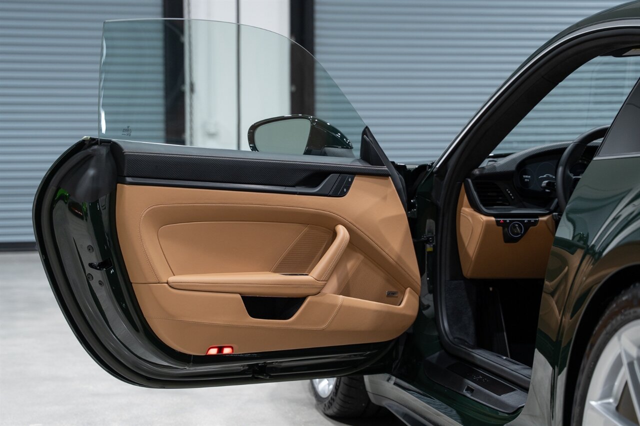 2022 Porsche 911 GT3 Touring   - Photo 21 - Riviera Beach, FL 33407
