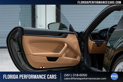 2022 Porsche 911 GT3 Touring   - Photo 21 - Riviera Beach, FL 33407