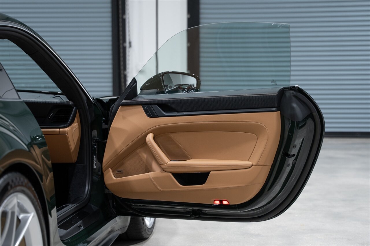 2022 Porsche 911 GT3 Touring   - Photo 38 - Riviera Beach, FL 33407