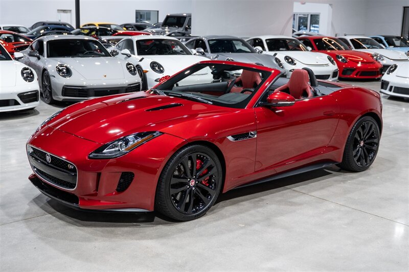 2015 Jaguar F-TYPE V8 S  