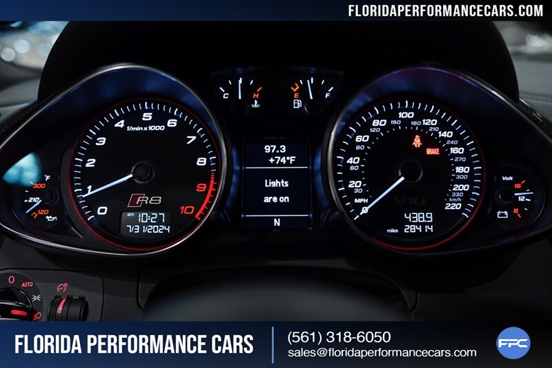 2015 Audi R8 5.2 quattro   - Photo 17 - Riviera Beach, FL 33407