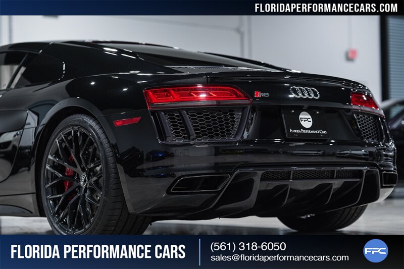 2018 Audi R8 5.2 V10 RWS   - Photo 63 - Riviera Beach, FL 33407