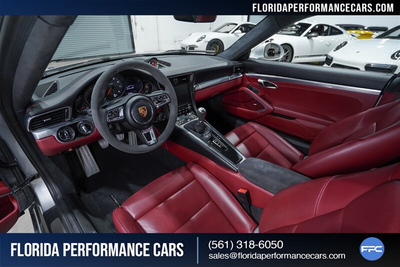 2019 Porsche 911 Carrera 4S   - Photo 22 - Riviera Beach, FL 33407