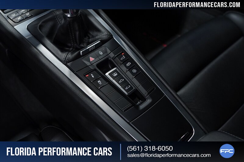 2017 Porsche 911 Carrera S   - Photo 43 - Riviera Beach, FL 33407